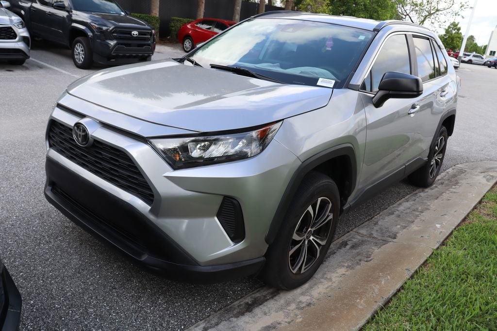 Used 2019 Toyota RAV4 LE with VIN 2T3H1RFV8KC033304 for sale in West Palm Beach, FL