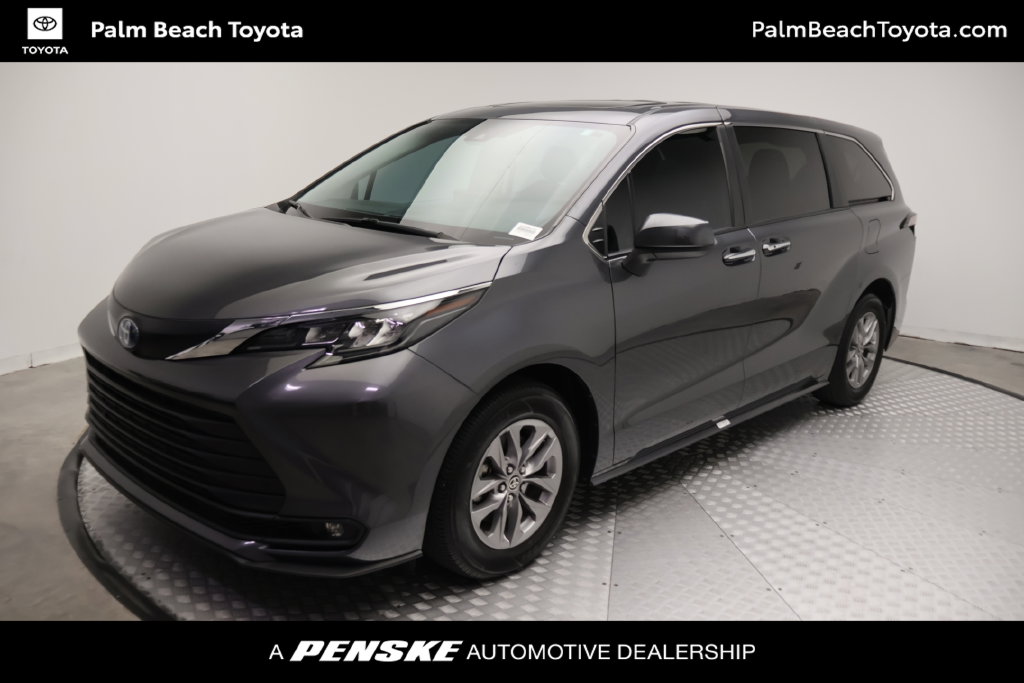 2025 Toyota Sienna XLE