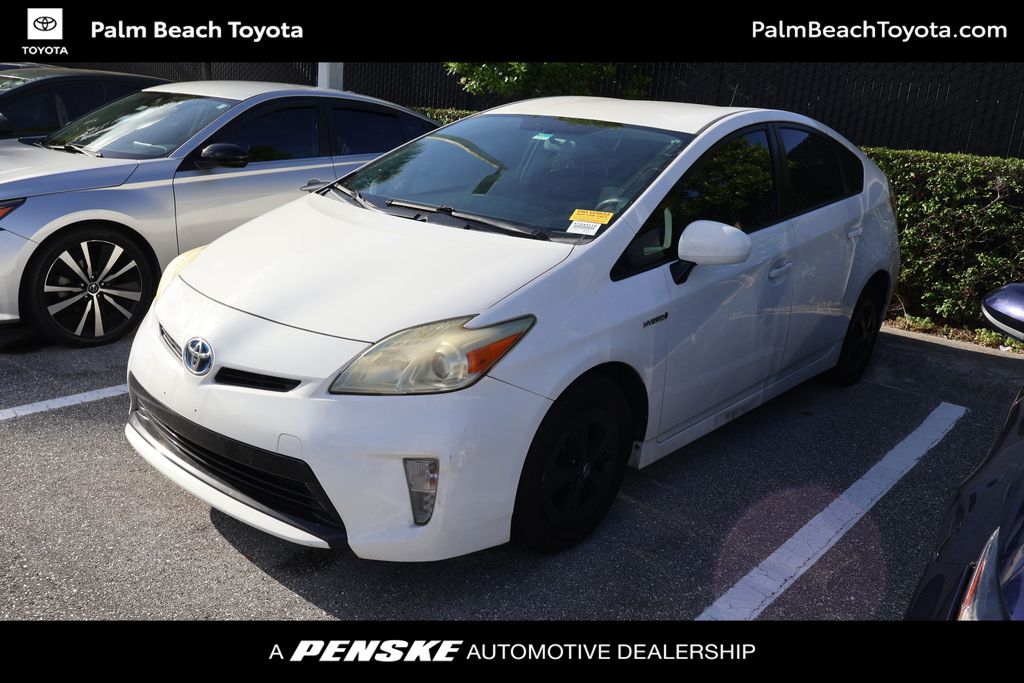 2014 Toyota Prius Three's photo