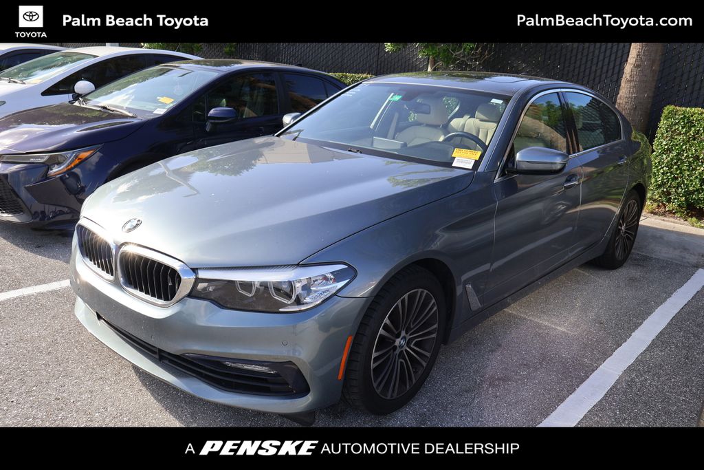 2017 BMW 5 Series 530i xDrive Sedan's photo