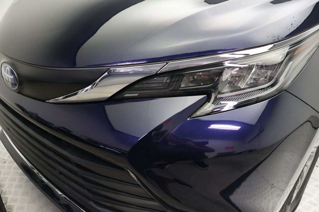 Certified 2024 Toyota Sienna XLE Minivan/Van
