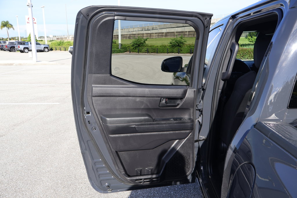 2025 Toyota Tacoma SR5 - Photo 21