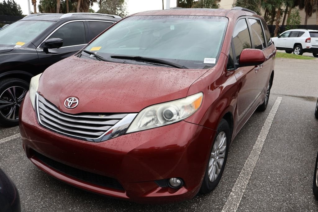 Used 2017 Toyota Sienna XLE Premium Van