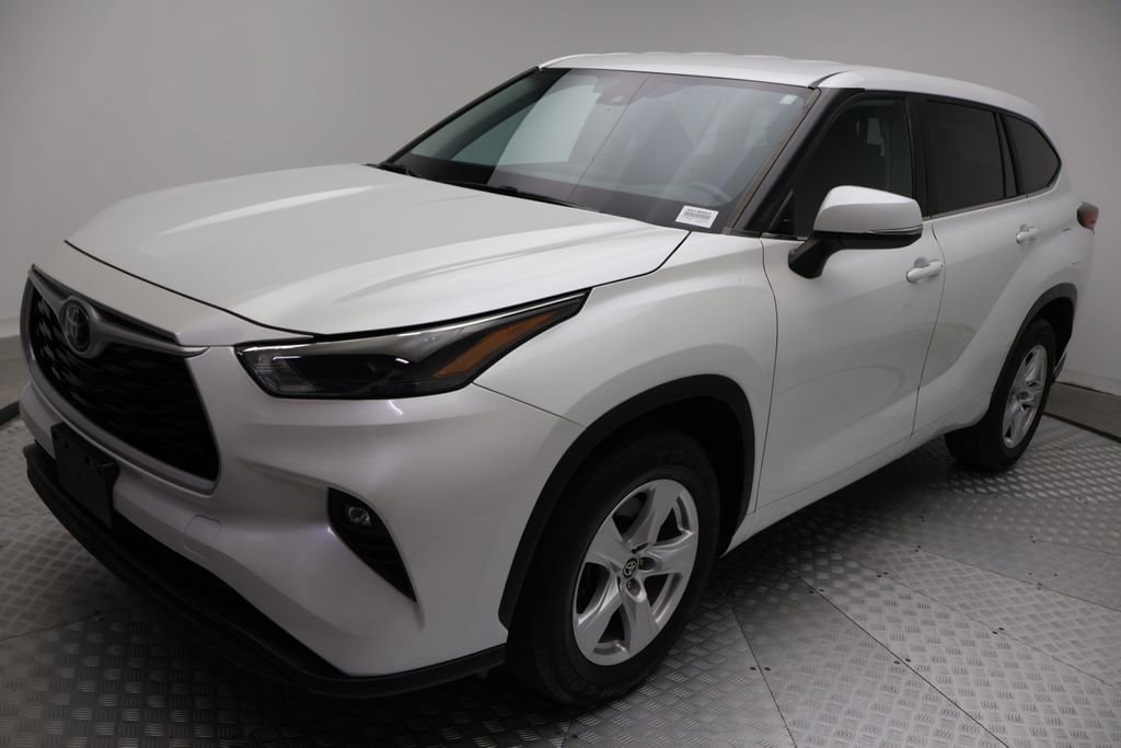 Used 2023 Toyota Highlander LE SUV