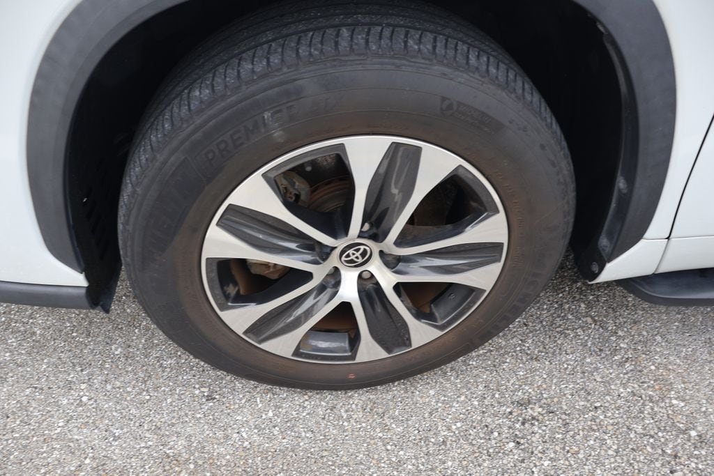 Used 2022 Toyota Highlander XLE SUV