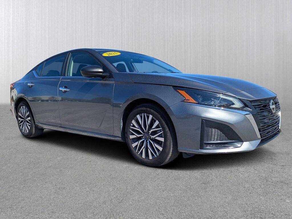 Used 2025 Nissan Altima SV Sedan
