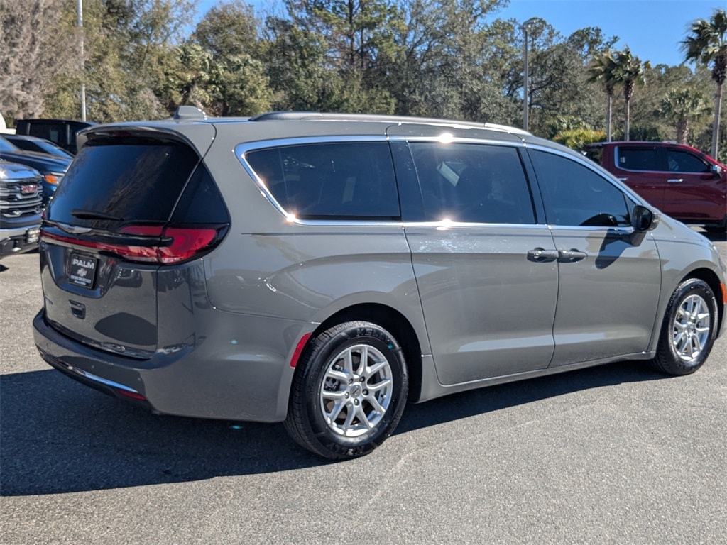 Used 2022 Chrysler Pacifica Touring L Van Passenger Van
