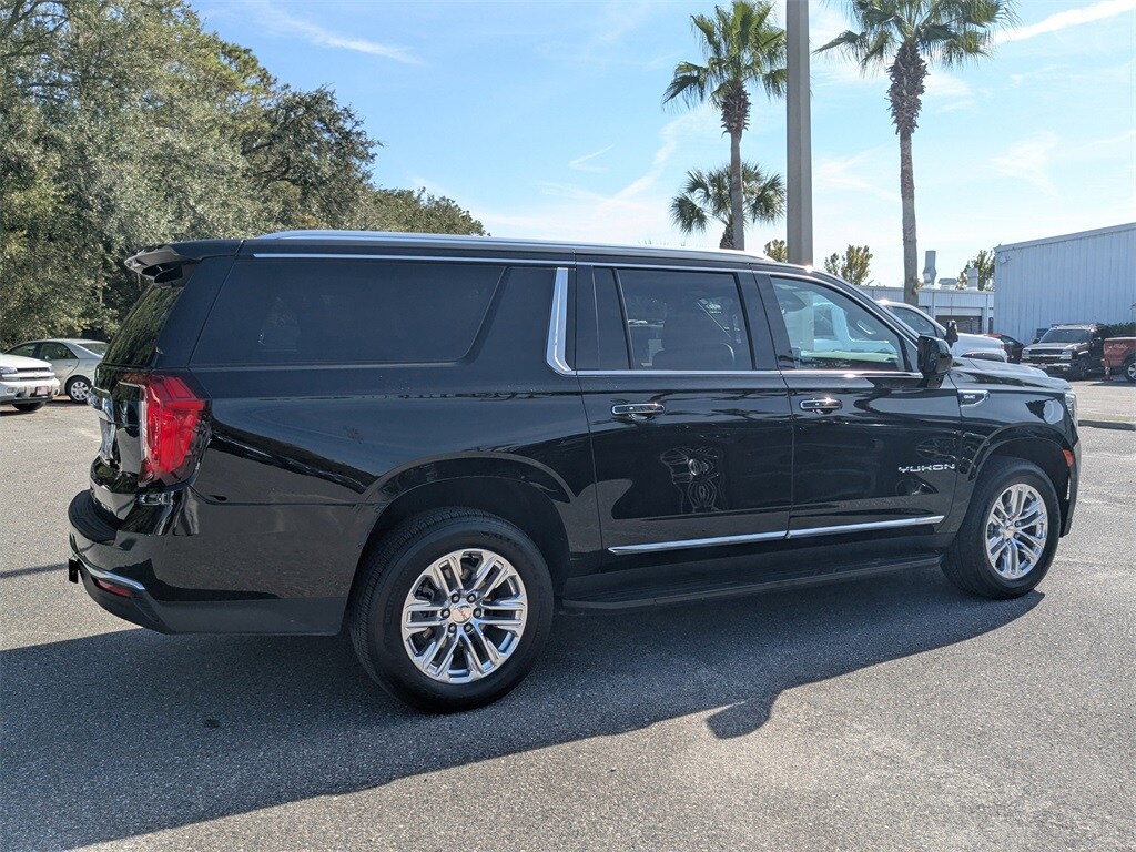 2024 Gmc Yukon XL SLT photo 3