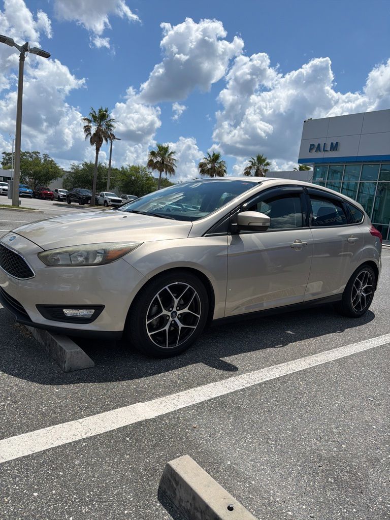 2017 Ford Focus 5 Door Hatch SEL's photo