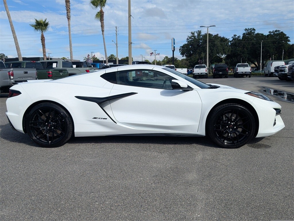 2023 Chevrolet Corvette Z06 3LZ photo 2