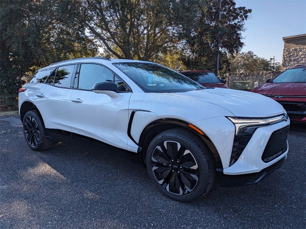2025 Chevrolet Blazer EV RS photo 2