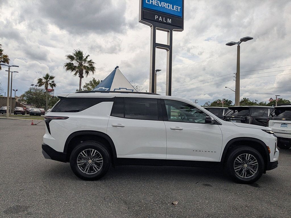 New 2026 Chevrolet Traverse LT SUV