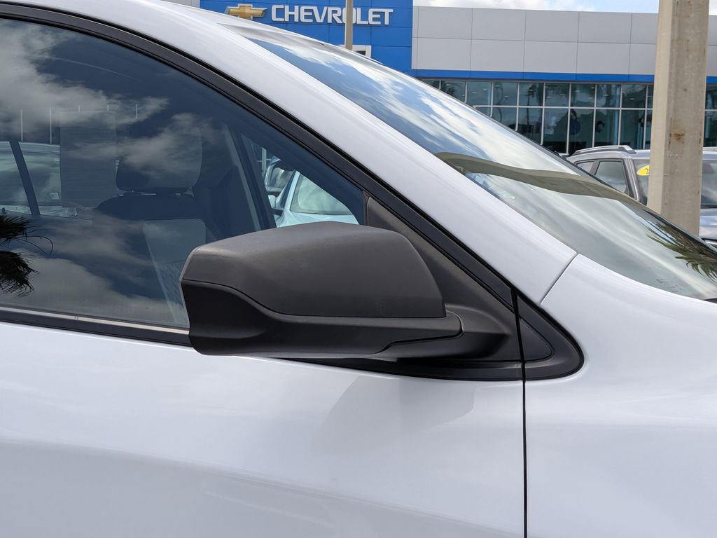 2023 Chevrolet Equinox LS - Photo 11