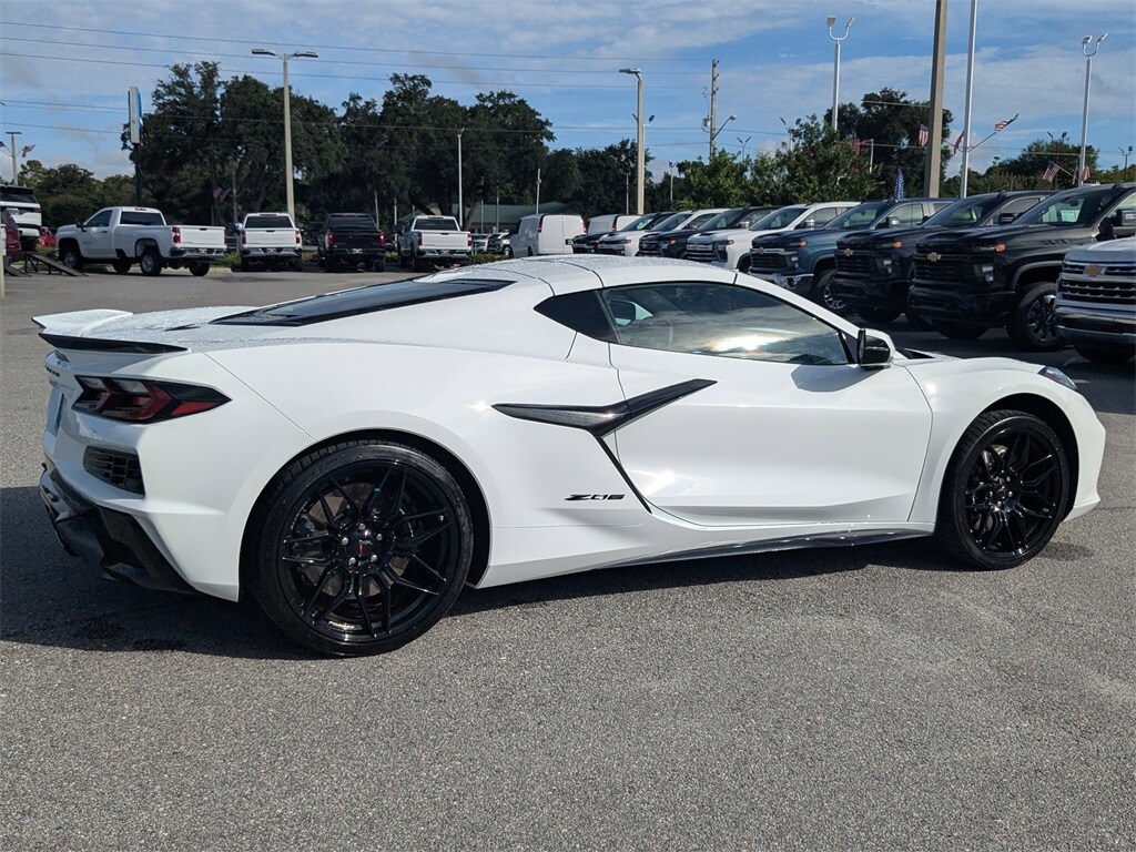 2023 Chevrolet Corvette Z06 3LZ photo 3