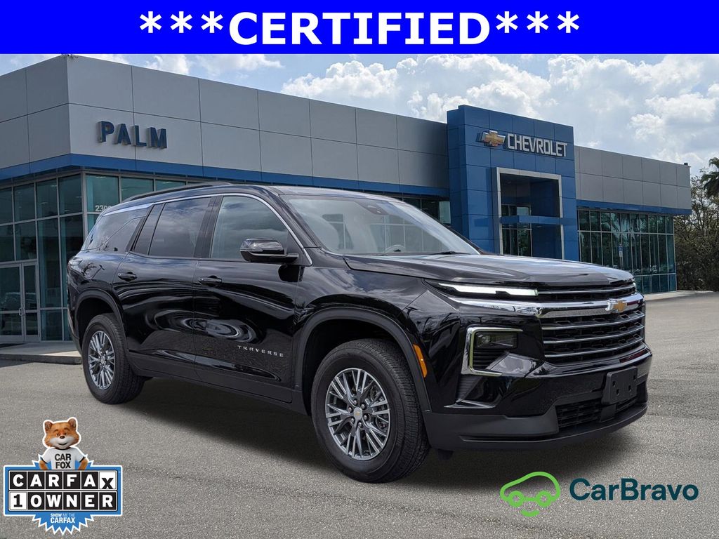2024 Chevrolet Traverse FWD LT's photo