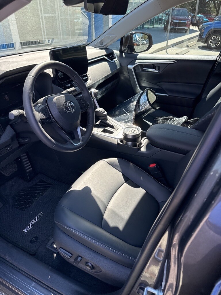 2024 Toyota RAV4 XLE Premium photo 4