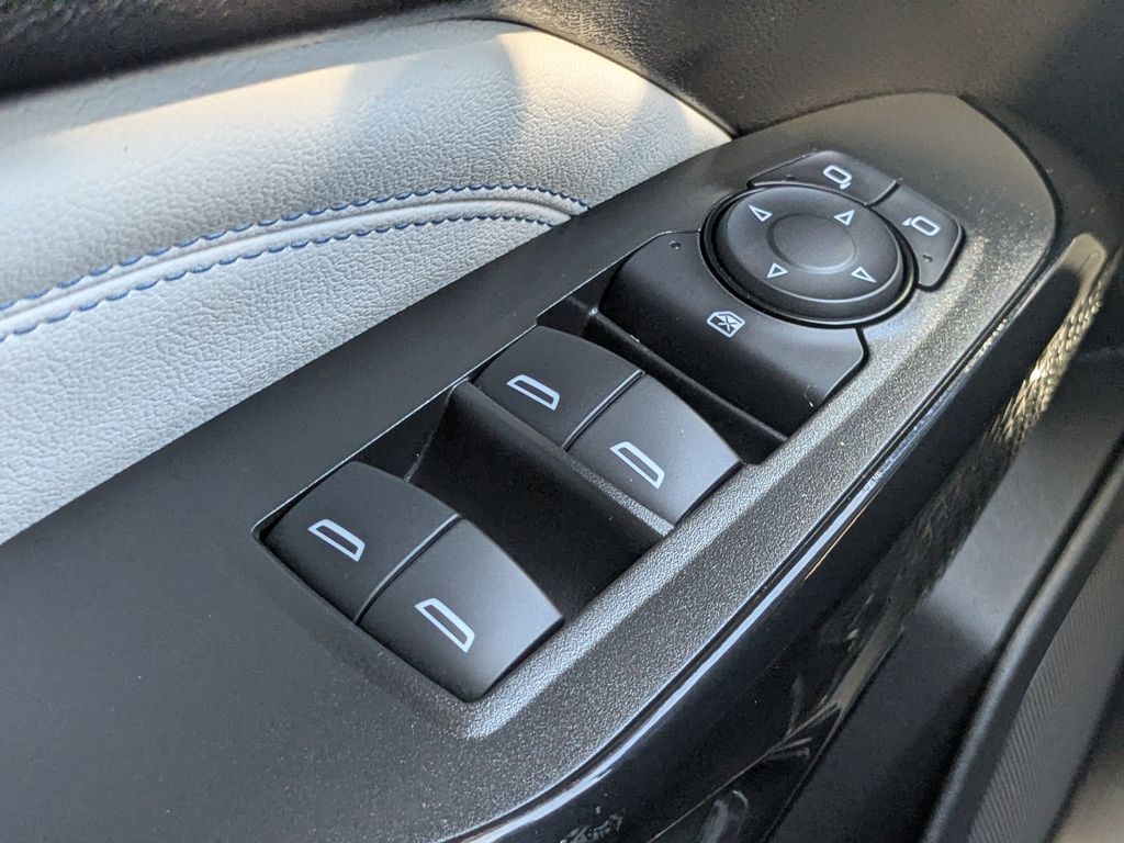 2025 Chevrolet Trax LT - Photo 22