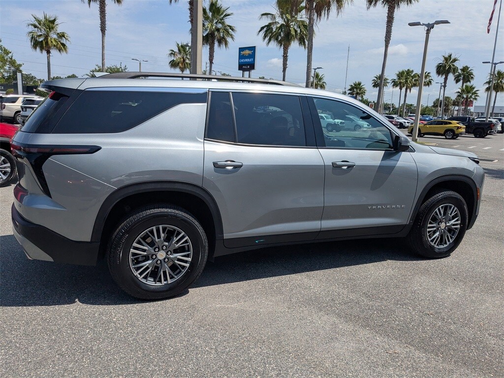 2024 Chevrolet Traverse photo 4