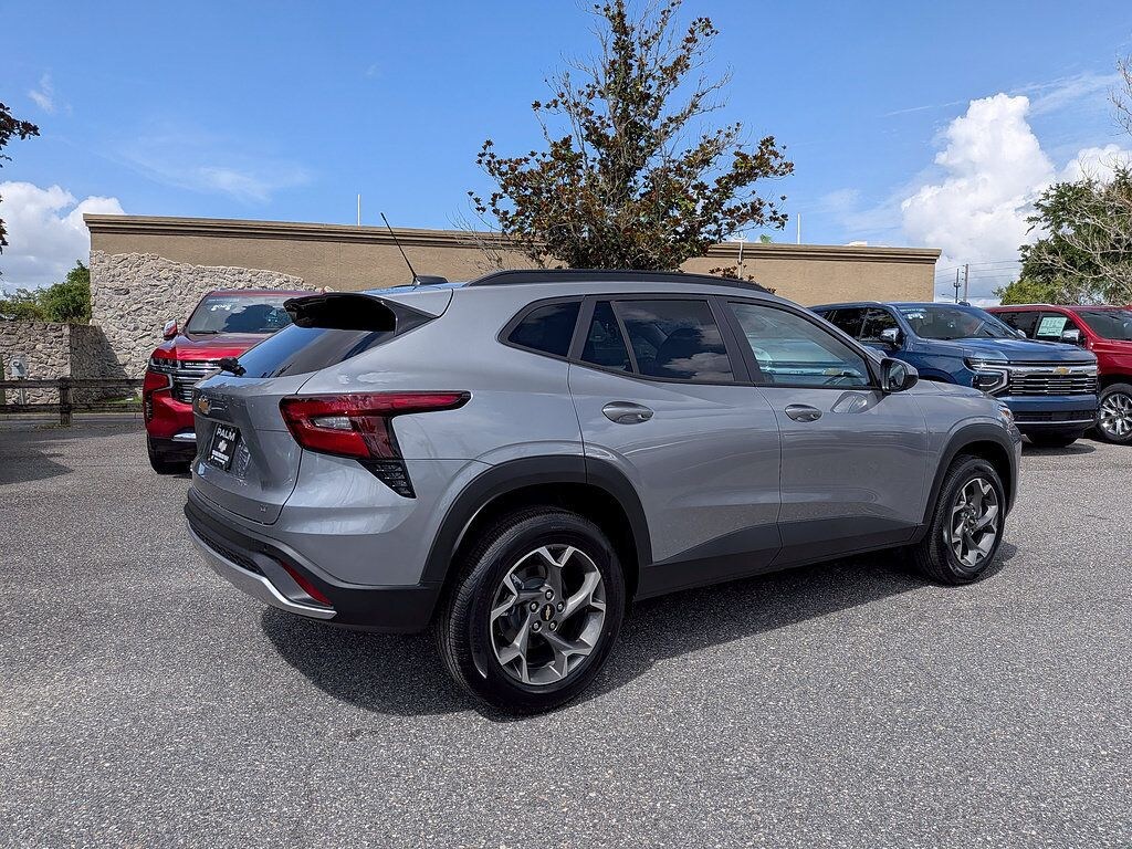 New 2026 Chevrolet Trax LT SUV