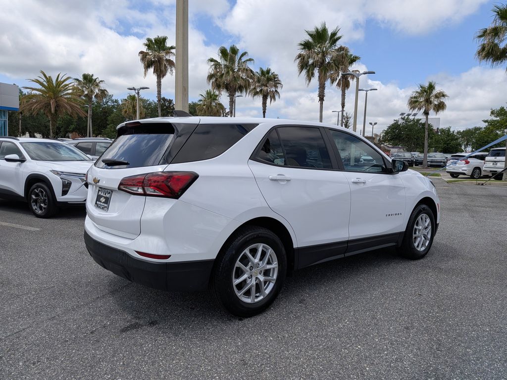 2023 Chevrolet Equinox LS - Photo 3