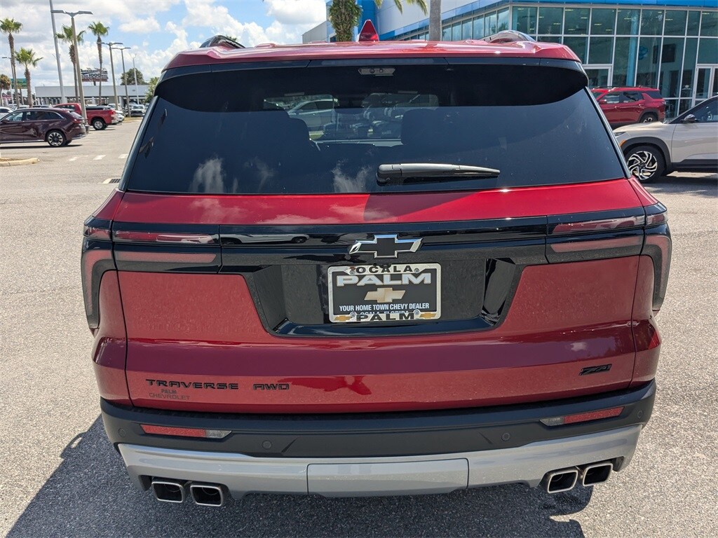 2025 Chevrolet Traverse Z71 photo 3