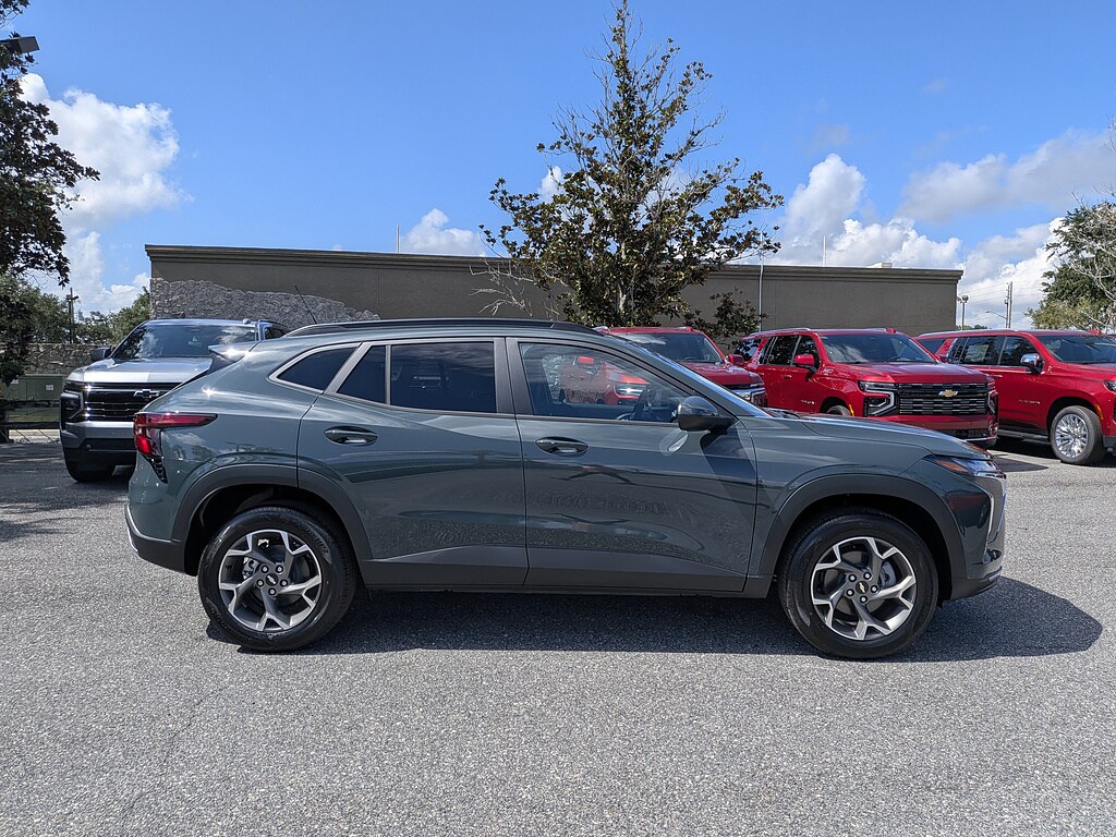 New 2026 Chevrolet Trax FWD LT