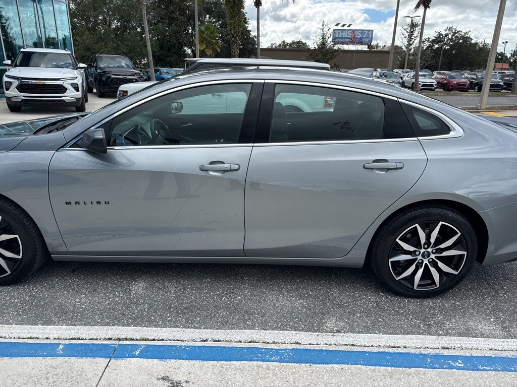 2023 Chevrolet Malibu RS photo 4