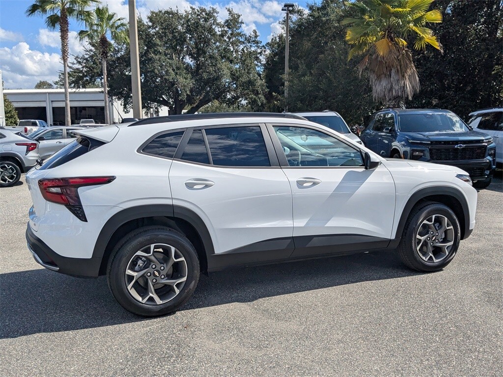 New 2026 Chevrolet Trax LT SUV
