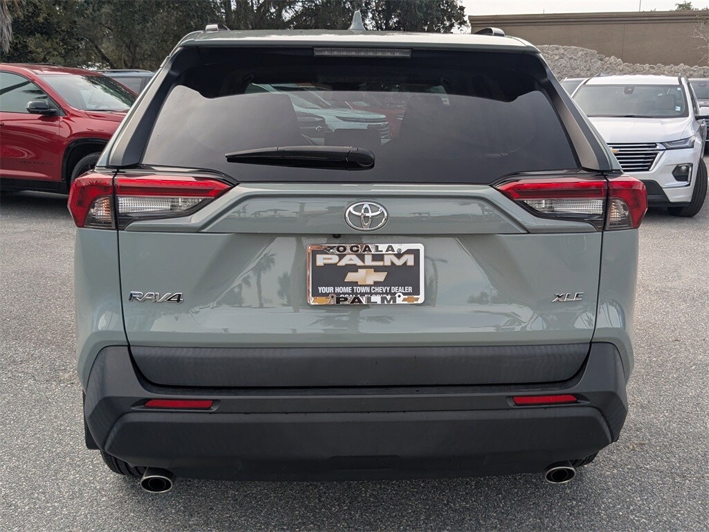 2022 Toyota RAV4 XLE photo 3