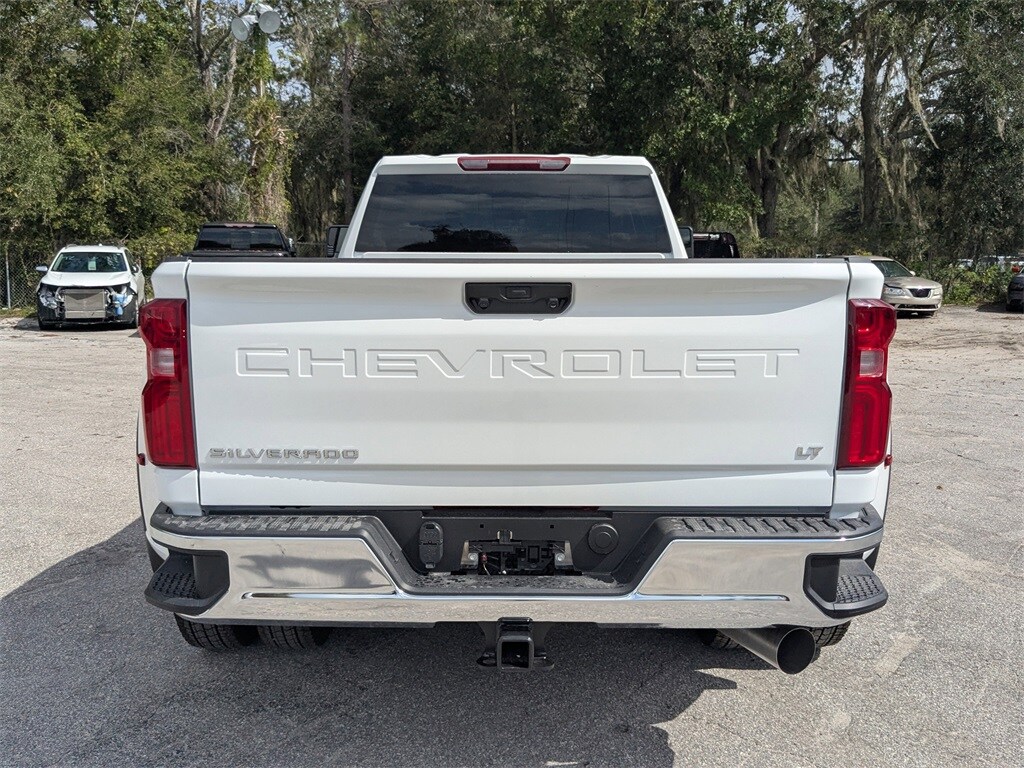 2026 Chevrolet Silverado 3500HD LT photo 3