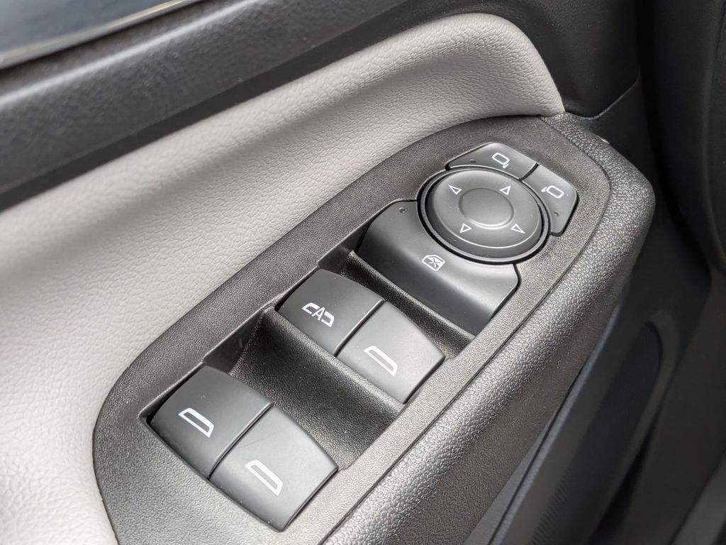2023 Chevrolet Equinox LS - Photo 21