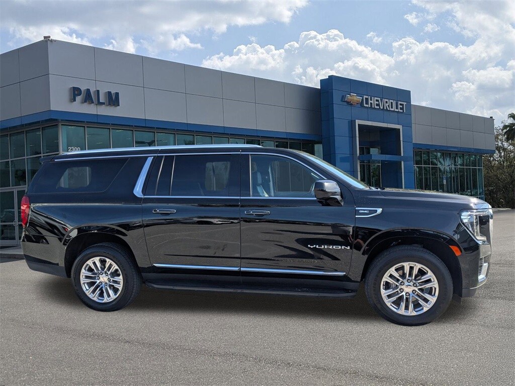 2024 GMC Yukon XL SLT's photo