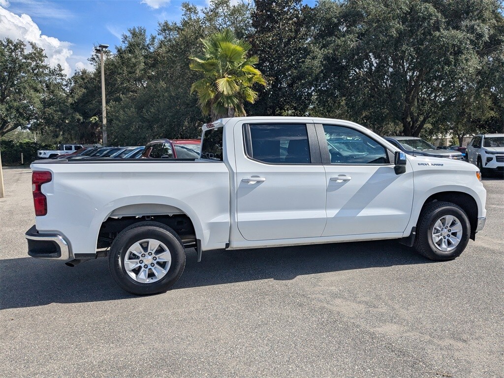 2025 Chevrolet Silverado 1500 LT photo 2