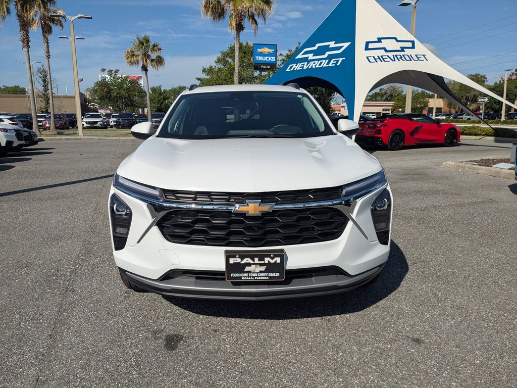 2025 Chevrolet Trax LT - Photo 8