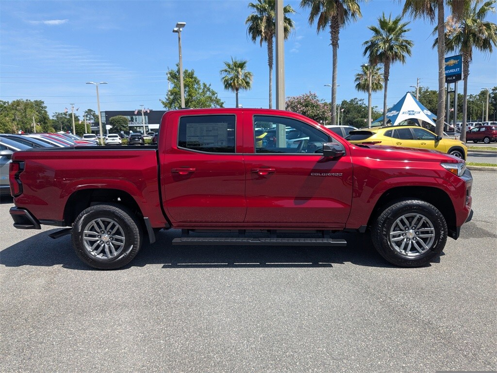 2025 Chevrolet Colorado Work Truck LT photo 3