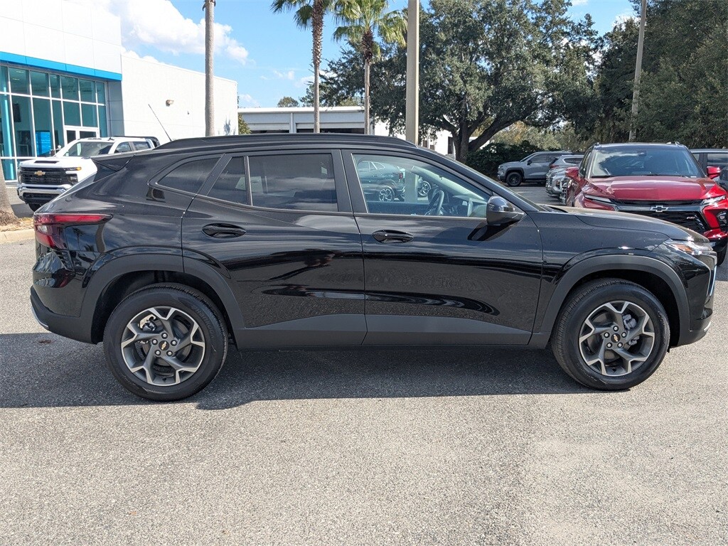 New 2026 Chevrolet Trax LT SUV
