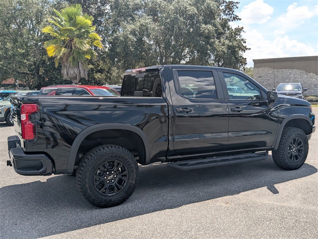 2026 Chevrolet Silverado 1500 ZR2 photo 2
