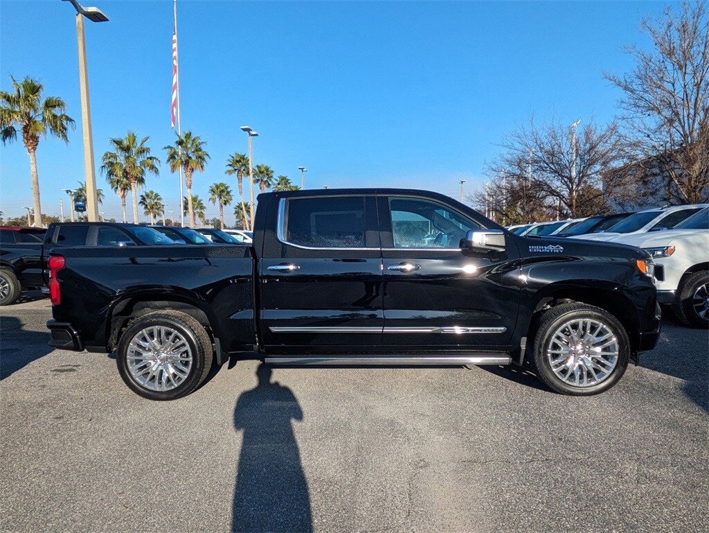 2025 Chevrolet Silverado 1500 High Country photo 3