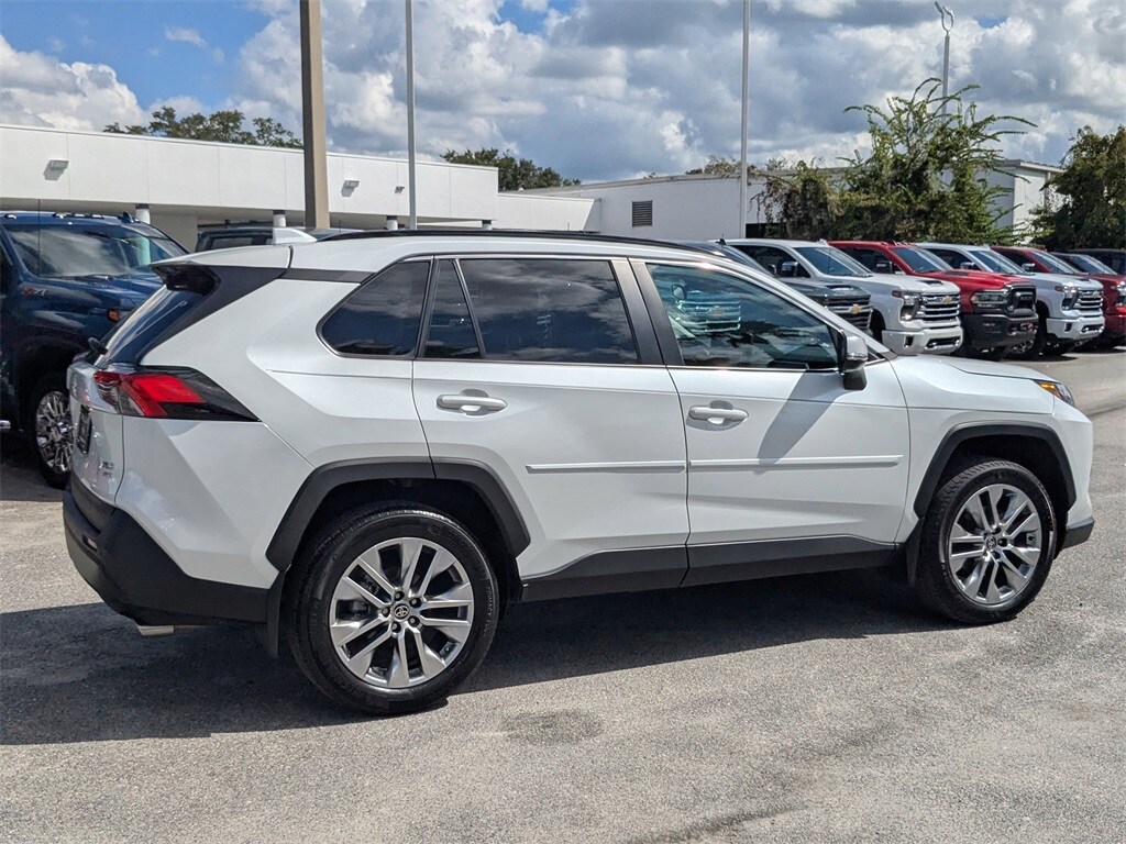 2023 Toyota RAV4 XLE Premium photo 2