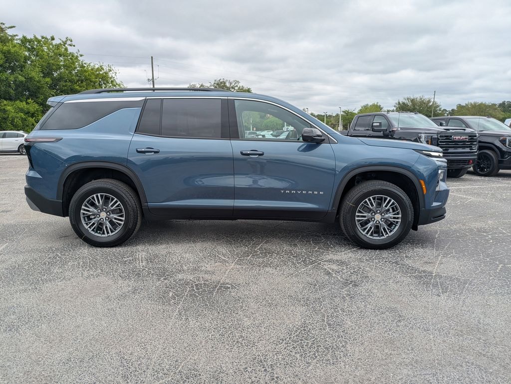 New 2026 Chevrolet Traverse LT SUV