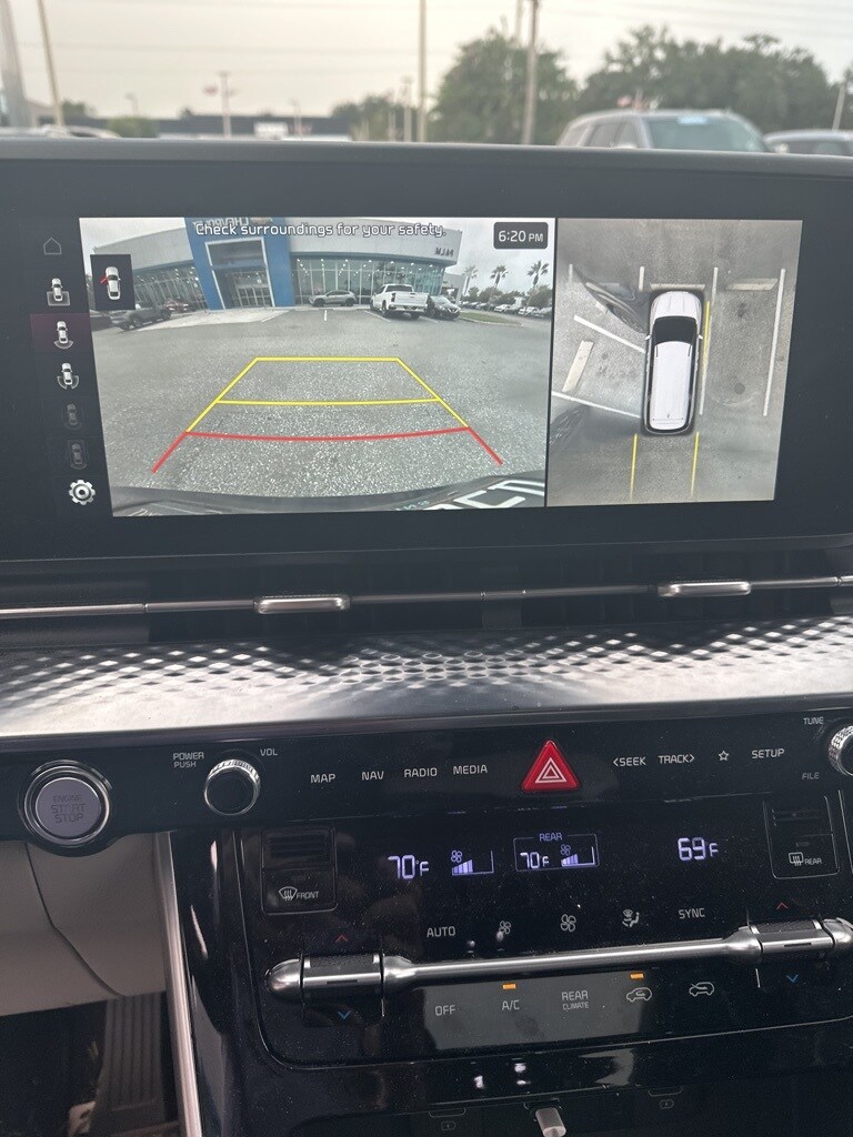 2024 Kia Carnival SX Prestige photo 3