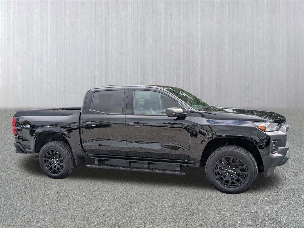 2026 Chevrolet Colorado Work Truck's photo