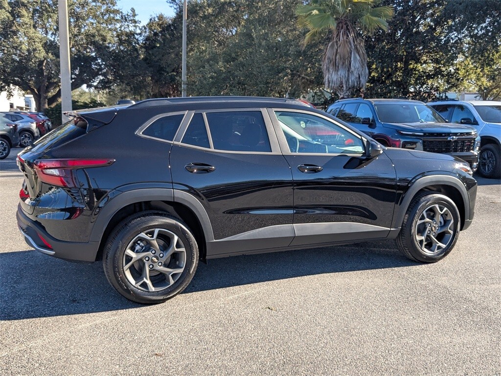 New 2026 Chevrolet Trax LT SUV
