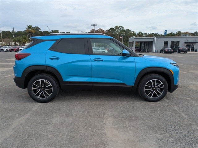 2026 Chevrolet Trailblazer LT photo 3