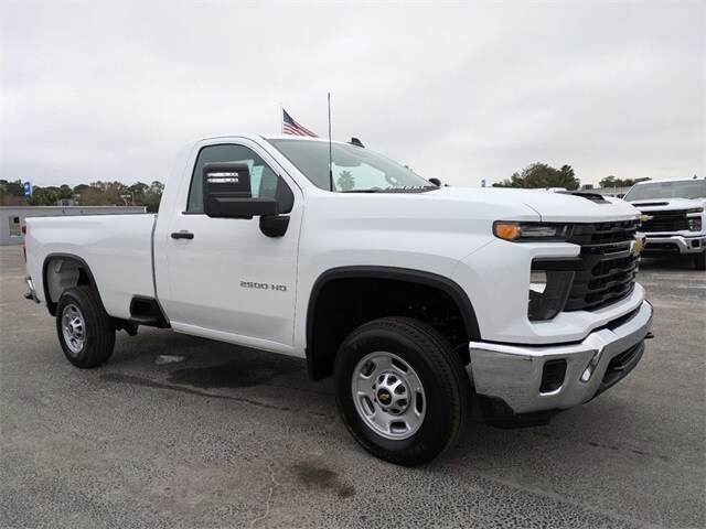 2025 Chevrolet Silverado 2500HD Work Truck photo 2