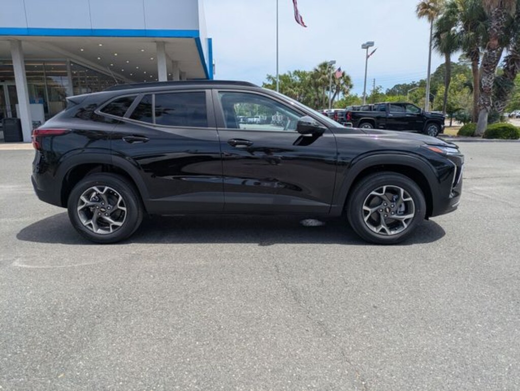 New 2026 Chevrolet Trax LT SUV