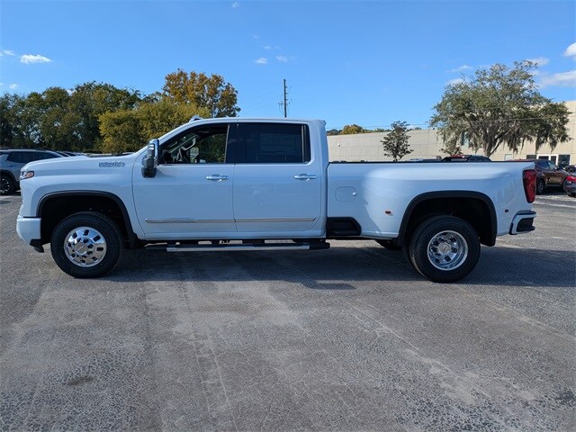 2026 Chevrolet Silverado 3500HD High Country photo 2
