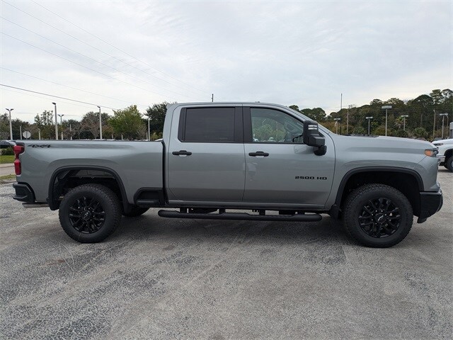2026 Chevrolet Silverado 2500HD Custom photo 3