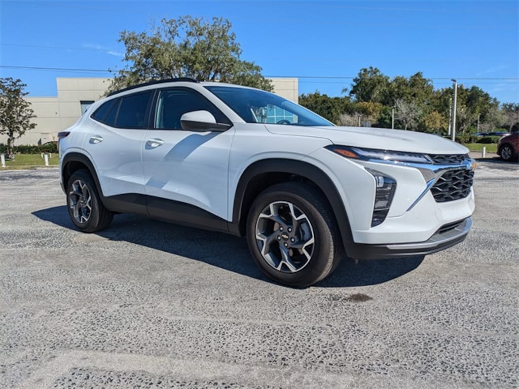 New 2025 Chevrolet Trax LT SUV