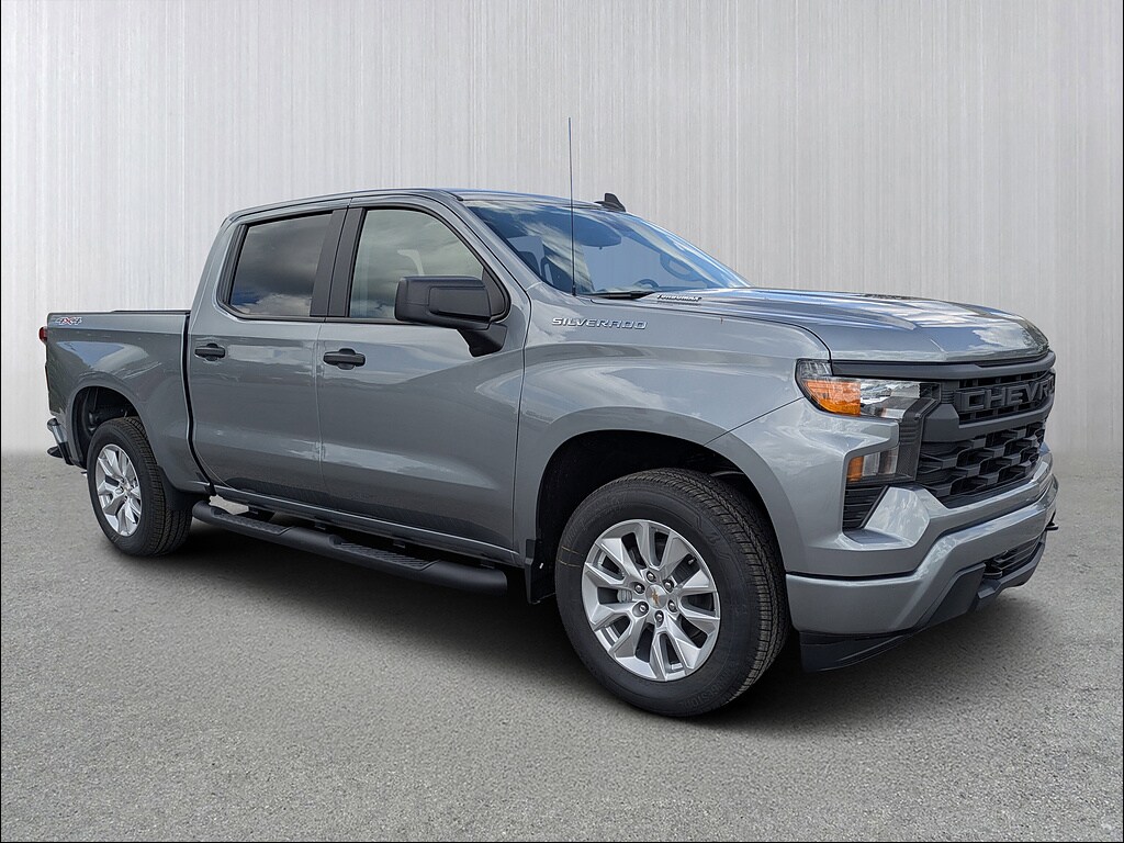 New 2026 Chevrolet Silverado 1500 4WD Crew Cab Short Bed Custom